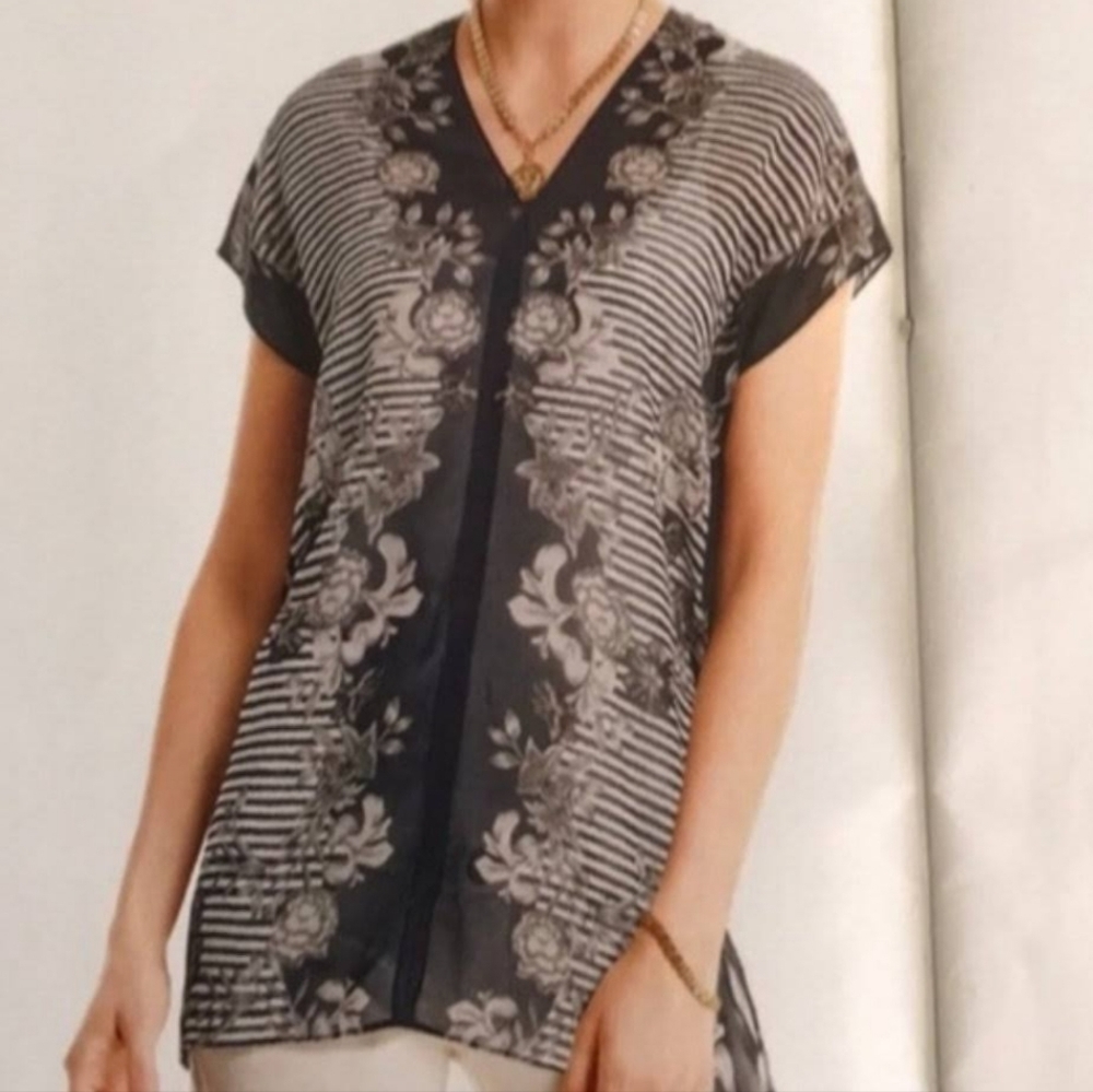 CAbi Navy and Floral Popover Yacht Top Size small
